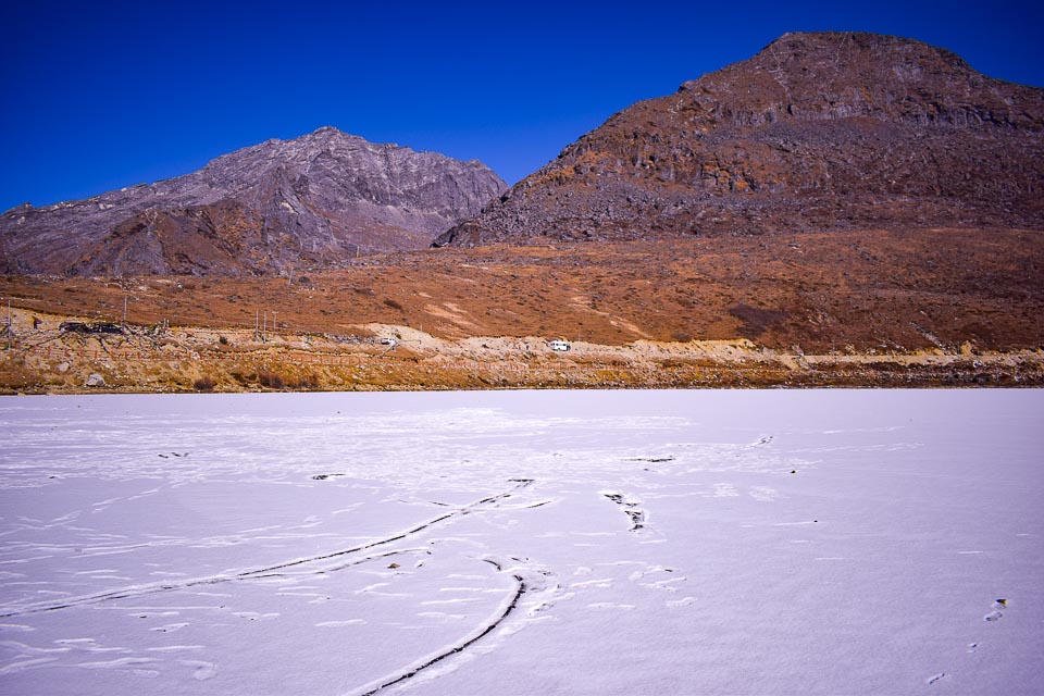 Frozen Sela Lake in winter