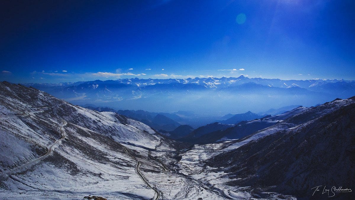 View from the Nubra road above Leh